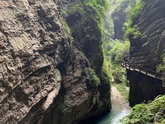 -龙水峡地缝景区