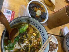 酸菜牛腩粉-三两粉(深圳龙华上塘店)