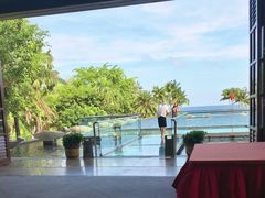 -亚龙湾喜来登·美景台大堂吧