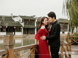 婚纱照怎么能没有红色礼服呢