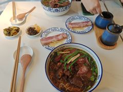 -镇南锅盖面馆(解放路店)