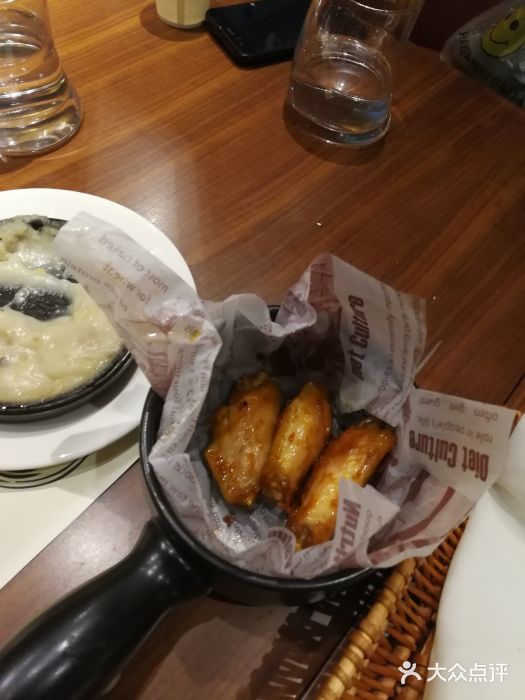 西堤厚牛排(国瑞店)蜜汁鸡翅图片