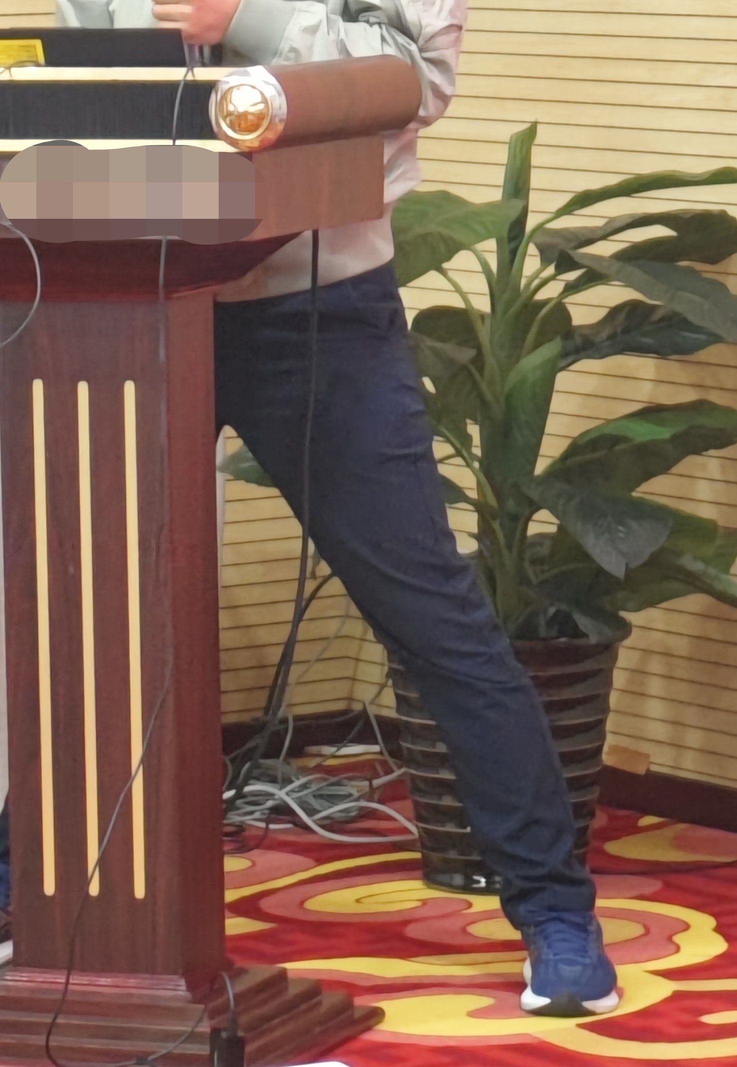 演讲人一定要注意自己的站姿