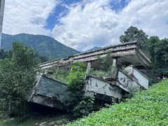 -四川汶川特大地震漩口中学遗址