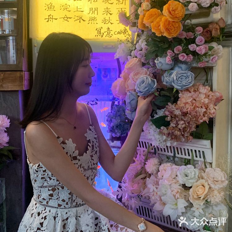 花都探店 | 梦核金鱼咖啡店