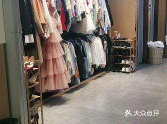 摄影师挺幽默，拍照技术中规中矩