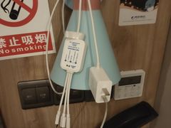 -Zsmart智尚酒店(上海北外滩四川北路东宝兴路地铁站店)