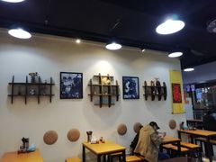 大堂-门框胡同百年卤煮(鸟巢店)