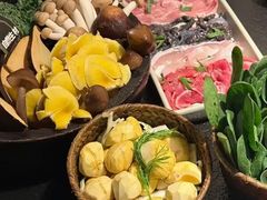 -三出山火锅(南京万象天地店)