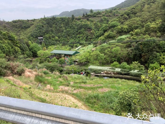篁岭石门峡图片