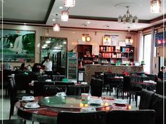 大堂-鸿亨泰杂鱼馆(港馨家园店)