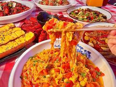 -肥小宝·金牌油焖大虾(襄阳龙虾地标店)