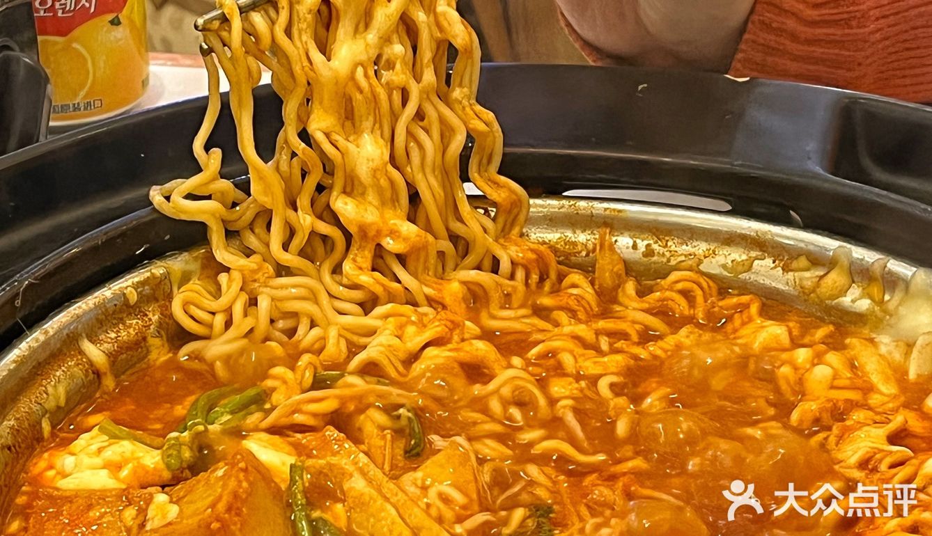 超有🇰🇷韩式氛围的年糕火锅&鱼饼汤！🐟我太爱了
