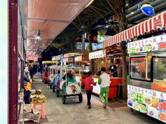 -三亚火车头万人海鲜广场