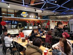 大堂-盒马鲜生(宝地店)