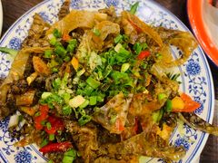 -爆炸头阿姨小四川正宗川味小吃(无任何分店)