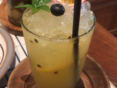 自制百香果冰柠茶-懒鱼时光馆(沙坪坝店)