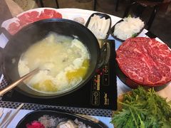 -鲜入围煮花胶鸡海鲜火锅