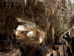 -波斯托伊纳溶洞