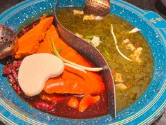 鸳鸯锅（酸菜酥肉豆花锅红锅）-吼堂老火锅(太古里总店)