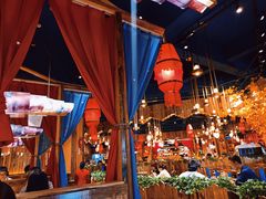 -老滇山寨•云南特色菜•地方菜•民族风情歌舞表演(金碧店)