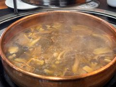 -阿山卓·野生菌火锅·纳西火塘烤肉