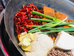 -四小区火锅·巷子里的重庆火锅(花照壁店)