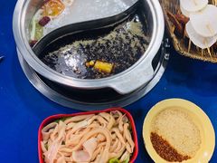-马路边边·成都串串(翠柏路店)