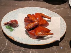 脆皮乳鸽-新荣记(BFC外滩金融中心店)