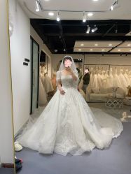 -不晚国际婚纱礼服