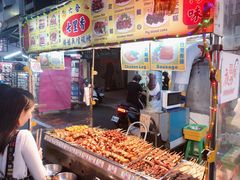 -六合夜市