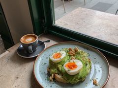 牛油果煮蛋吐司-RAC BAR(安福路店)