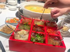 -领鲜天下·焗海鲜·花胶鸡(天目里店)