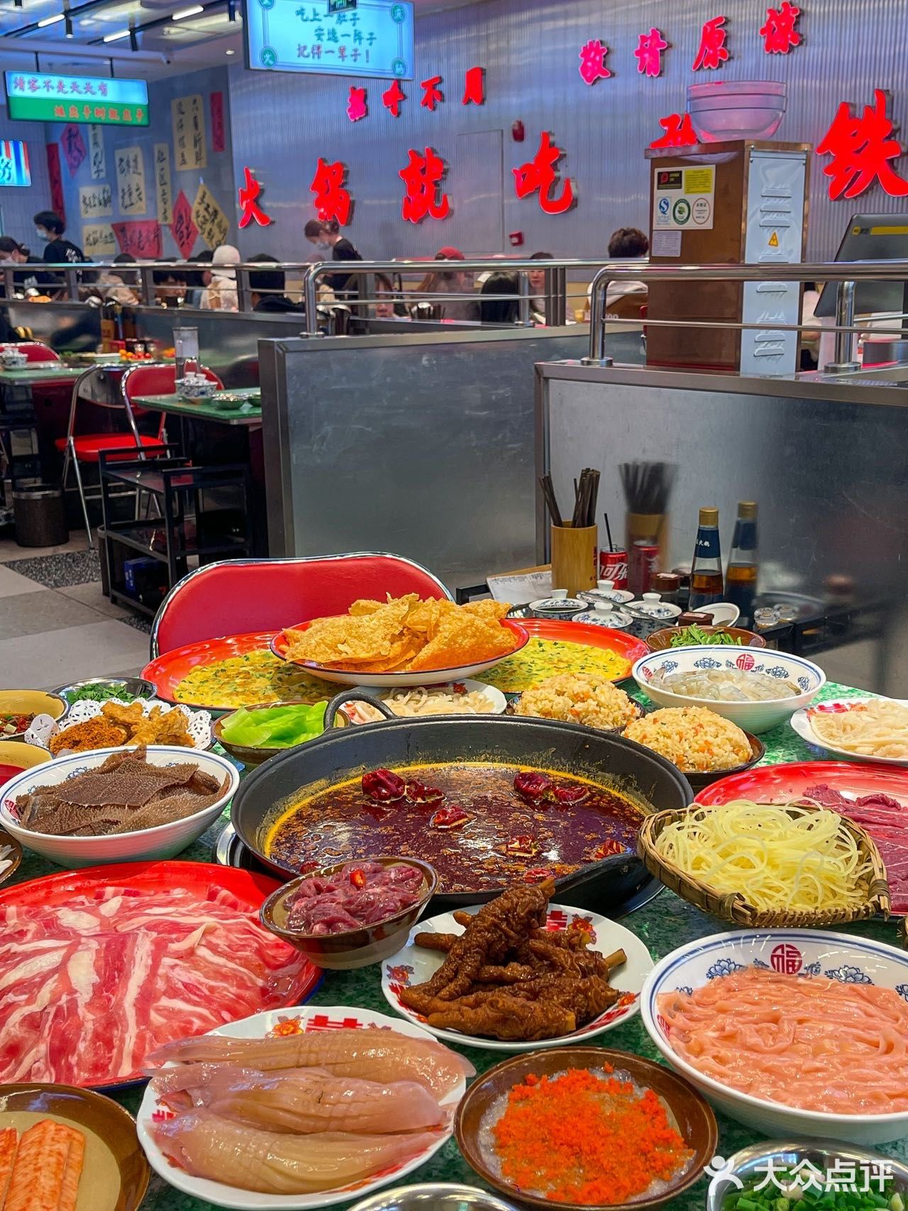 别说了…在广州！正宗的火锅店🌶️排队也要吃