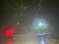 -腾冲洞山温泉村
