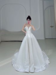 点击看大图 -曼青婚纱礼服馆