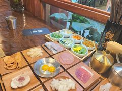 -银米·云南传统过桥米线(双廊黑金冠店)