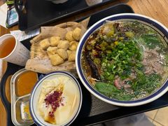 -云阿蛮云南生烫牛肉米线(奉贤路店)