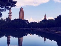 -三塔倒影公园