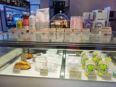 面包甜点陈列柜-喜茶(广州东方宝泰店)
