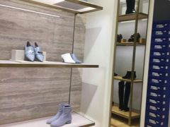 -STUART WEITZMAN(静安嘉里中心店)