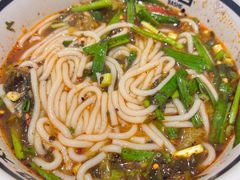 -霸舌生滚牛肉米粉(天生街道店)