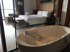 -三亚湾海居铂尔曼度假酒店