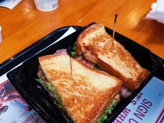 鸡肉培根牛油果俱乐部-The Habit Burger Grill 哈比特汉堡(复兴soho店)