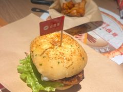 -必胜客(松雷店)