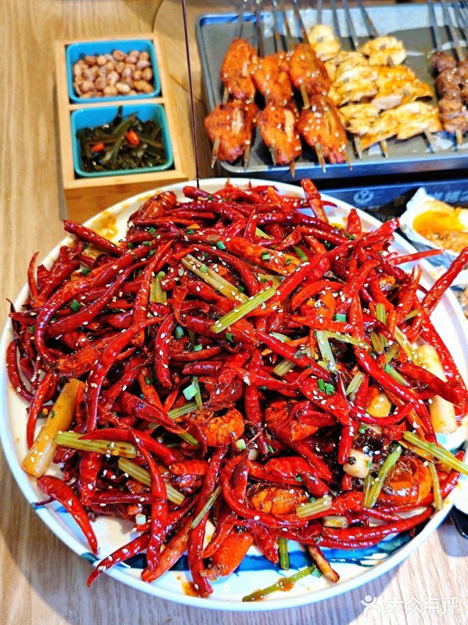 沪九哥风靡上海！小龙虾烧烤皆是招牌！