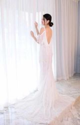 -觅白婚纱礼服馆