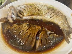 -梓檚中餐厅湖北菜小龙虾武昌鱼排骨藕汤(黄鹤楼店)