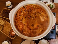 酸汤鱼火锅-猫爷的腔调·黔小馆(交大医学住宅区店)