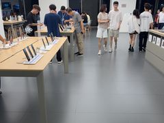 -华为授权体验店(中山公园来福士)